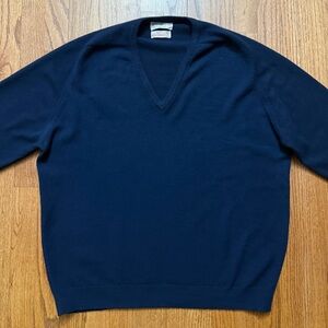 Alan Paine navy cashmere V neck sweater size 44